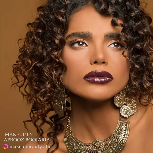 میکاپ کار حرفه ای خانم افروز بوجارا